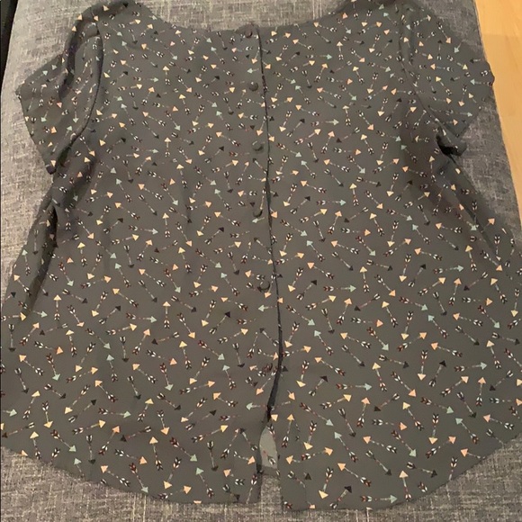 Torrid blouse with button down back - Picture 4 of 5